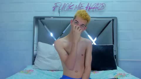 DANIEL AND KEVIN online show from October 21, 6:14 am