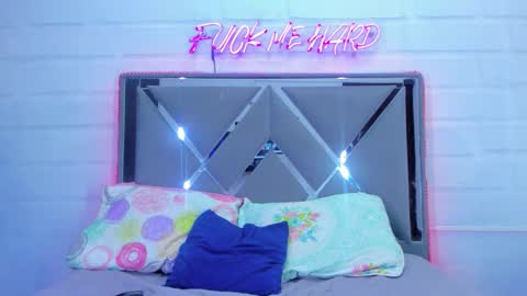 DANIEL AND KEVIN online show from November 25, 6:13 am