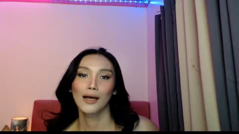 Snapshot of hotbunny_12 chatting on December 7, 3:19 pm Kylie online show from December 7, 3:19 pm