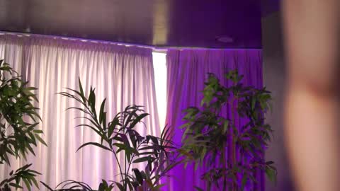 Snapshot of hotbustybabex chatting on October 24, 8:44 am Anais online show from October 24, 8:44 am