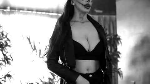 Snapshot of hotbustybabex chatting on October 31, 9:54 am Anais online show from October 31, 9:54 am