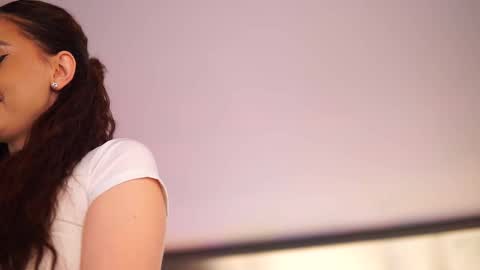 Snapshot of hotbustybabex chatting on November 26, 9:32 am Anais online show from November 26, 9:32 am