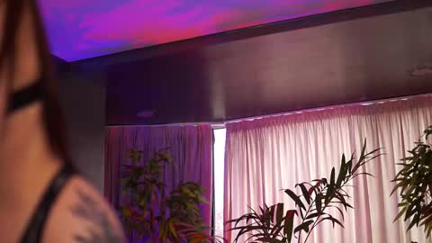 Snapshot of hotbustybabex chatting on November 28, 9:23 am Anais online show from November 28, 9:23 am