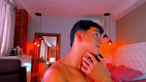 Hussain   aaron and Ekko online show from September 25, 1:37 pm