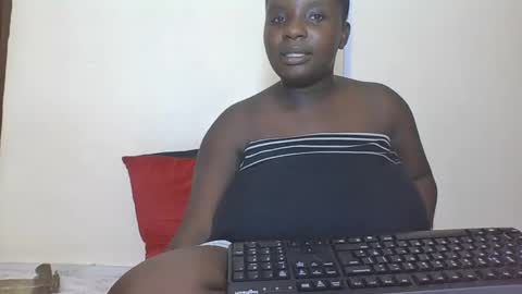 Snapshot of hotebbbyy chatting on January 4, 12:05 pm EBBY online show from January 4, 12:05 pm