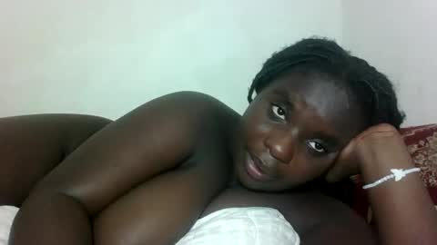 Snapshot of hotebbbyy chatting on October 16, 8:10 pm EBBY online show from October 16, 8:10 pm