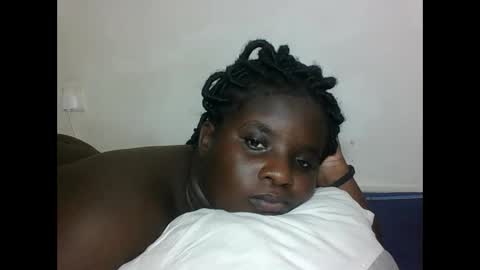 Snapshot of hotebbbyy chatting on November 6, 12:33 am EBBY online show from November 6, 12:33 am