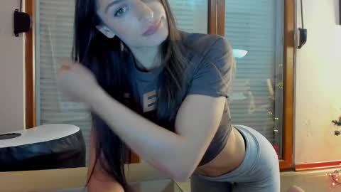 Erika  online show from December 18, 11:51 pm