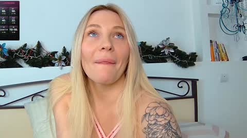 Anna 23   Archie 25  online show from January 23, 8:36 am