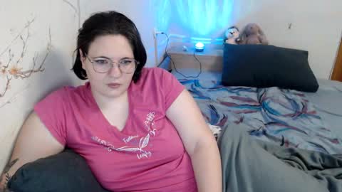 Snapshot of hotfiremommy chatting on February 2, 6:42 pm LimonkaFire online show from February 2, 6:42 pm