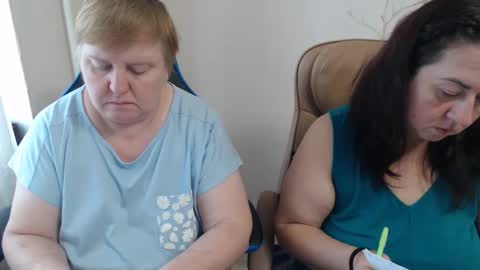 Snapshot of hotfiremommy chatting on November 9, 8:45 am LimonkaFire online show from November 9, 8:45 am