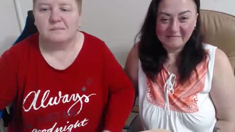 Snapshot of hotfiremommy chatting on November 24, 4:51 pm LimonkaFire online show from November 24, 4:51 pm