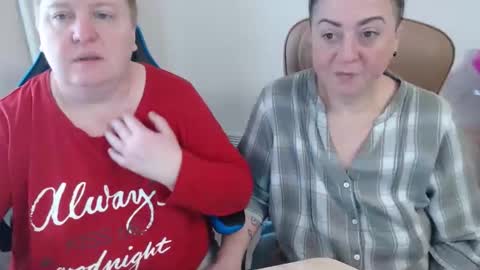 Snapshot of hotfiremommy chatting on November 27, 9:00 am LimonkaFire online show from November 27, 9:00 am