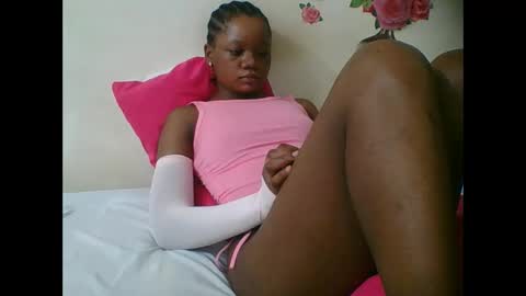 LOYCE online show from October 31, 8:43 pm