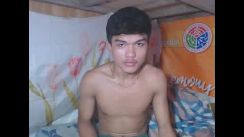 Snapshot of hotking_cummer chatting on October 27, 5:33 am hotking_cummer online show from October 27, 5:33 am