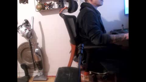 Snapshot of hotkinkytat chatting on February 14, 1:02 am hotkinkytat online show from February 14, 1:02 am