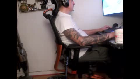 Snapshot of hotkinkytat chatting on March 2, 6:30 pm hotkinkytat online show from March 2, 6:30 pm