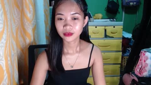 hotmom_gia online show from December 2, 7:47 am