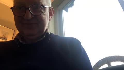 hotmuff99 online show from December 31, 1:30 pm