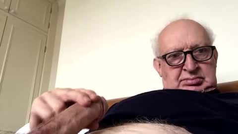 hotmuff99 online show from November 13, 1:43 pm