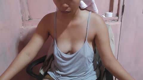 Snapshot of hotpink4u04 chatting on January 11, 9:15 am hotpink4u04 online show from January 11, 9:15 am