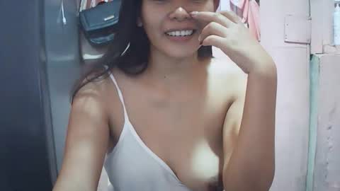 Snapshot of hotpink4u04 chatting on November 11, 11:43 am hotpink4u04 online show from November 11, 11:43 am