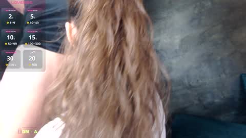 Celine online show from December 3, 9:34 pm