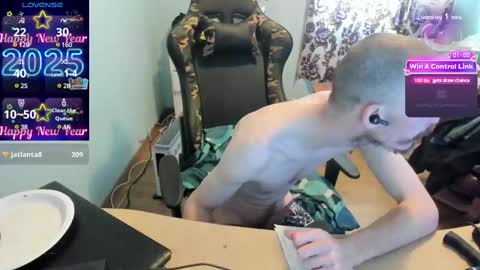 hot online show from March 8, 3:35 pm