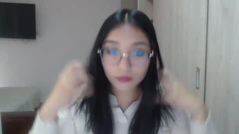 Snapshot of hottbee1 chatting on February 8, 7:16 pm AMY online show from February 8, 7:16 pm