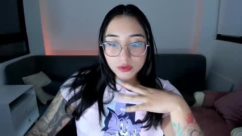 Snapshot of hottbee1 chatting on November 10, 10:31 pm AMY online show from November 10, 10:31 pm