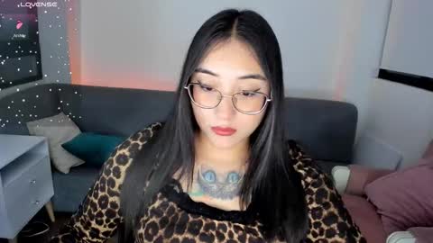 Snapshot of hottbee1 chatting on November 12, 9:25 pm AMY online show from November 12, 9:25 pm