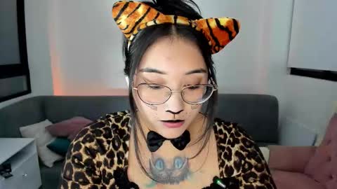 Snapshot of hottbee1 chatting on November 13, 9:03 pm AMY online show from November 13, 9:03 pm