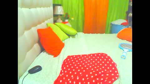 Snapshot of hottesa2019 chatting on February 9, 9:17 pm THEONE online show from February 9, 9:17 pm