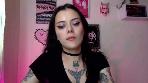 Snapshot of hottietat4u chatting on November 28, 2:31 pm Tat online show from November 28, 2:31 pm