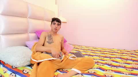 hottiie_guy online show from October 7, 6:38 pm