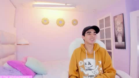hottiie_guy online show from November 21, 5:55 pm