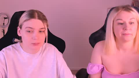 Nessie and Jessie online show from January 2, 7:40 pm