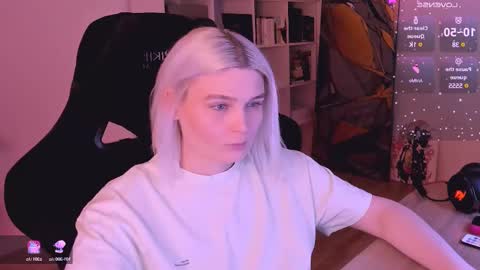 Nessie and Jessie online show from February 17, 3:20 pm