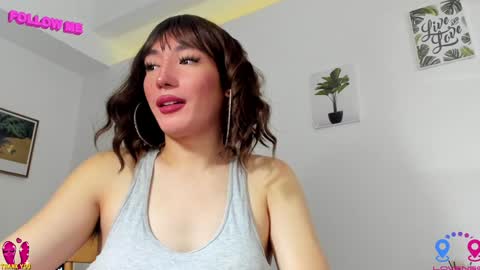 crishinahotty online show from December 8, 6:43 am