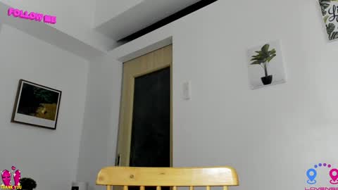 crishinahotty online show from December 8, 10:19 am