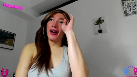 crishinahotty online show from December 16, 1:22 pm