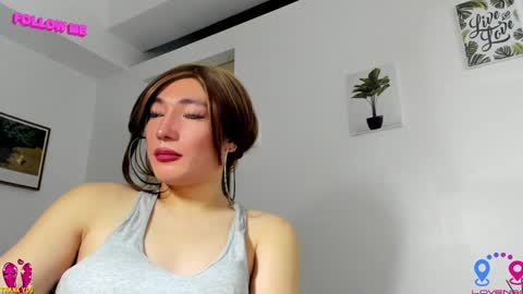 crishinahotty online show from December 21, 9:33 am