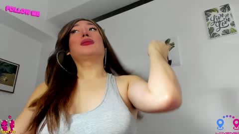 crishinahotty online show from December 25, 9:02 am