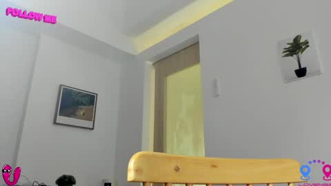 crishinahotty online show from January 18, 5:41 am