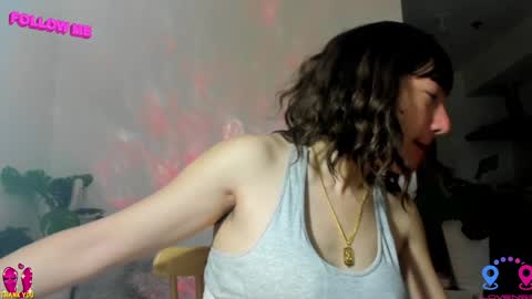 crishinahotty online show from February 7, 3:01 am