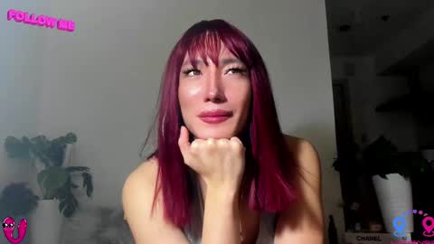 crishinahotty online show from February 14, 9:13 am