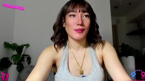 crishinahotty online show from February 22, 1:11 am