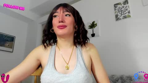 crishinahotty online show from February 27, 12:21 am