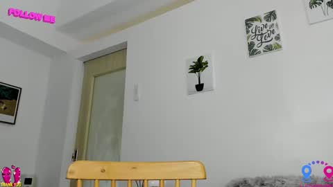 crishinahotty online show from March 10, 5:22 am