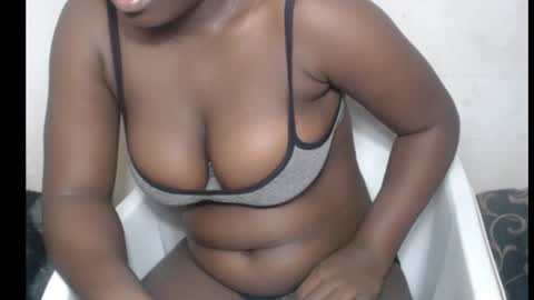 hottylissa1 online show from October 7, 7:00 pm